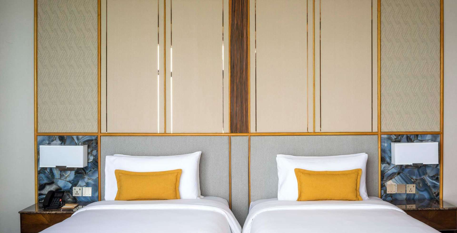 Twin Bed Room
